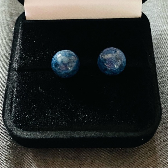 14 K GOLD POST BLUE SODALITE EARRINGS APPROXIMATELY 8mm - Picture 1 of 5